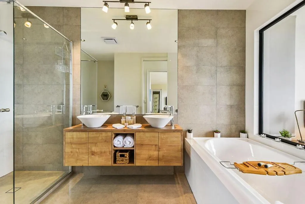 Chalet The Ridge At Maleny Villa